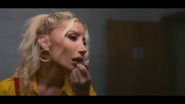 Emrah Karaduman & İrem Derici - Deli Yangınım