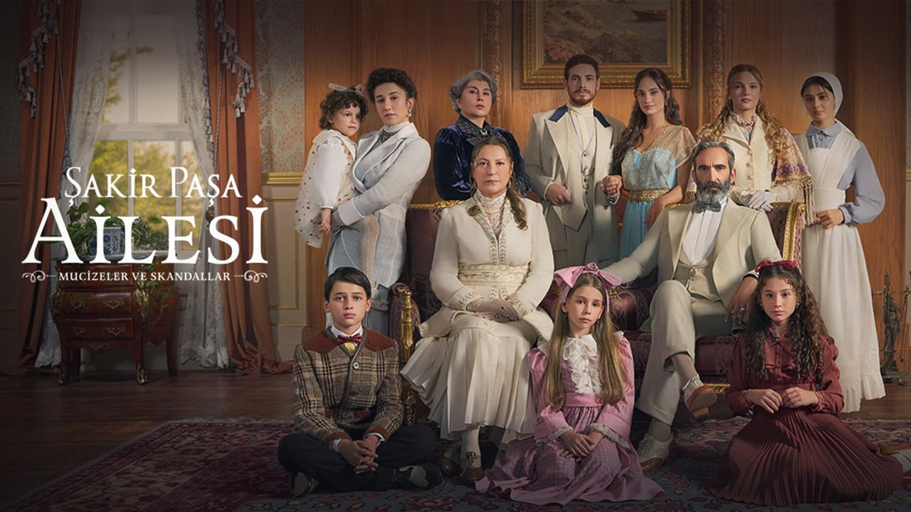 İlk bölümüyle ekrana gelen “Şakir Paşa Ailesi: Mucizeler ve Skandallar” yakın tarihe pencere açıyor T24 Video Türk tarihinin en renkli ailelerinden birini ekranlara taşıyan “Şakir Paşa Ailesi: Mucizeler ve Skandallar”, ilk bölümüyle Pazar akşamı izleyiciy