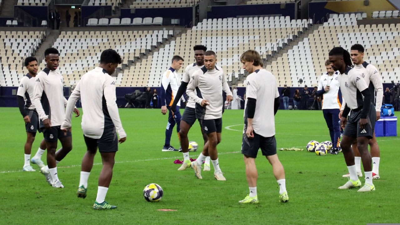 MBAPPE LESION DEJANDO EL ESTADIO.mp4