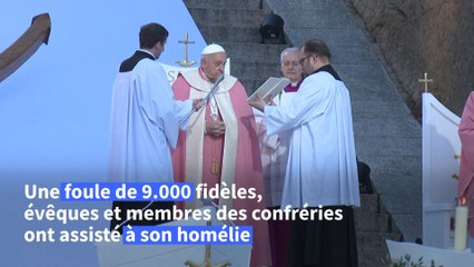 Le pape célèbre une messe géante devant 9.000 personnes à Ajaccio