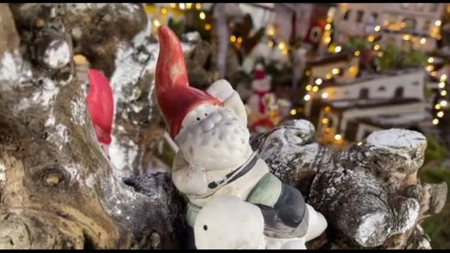 Dai cowboy a Biancaneve, presepe artistico che si rinnova ogni Natale