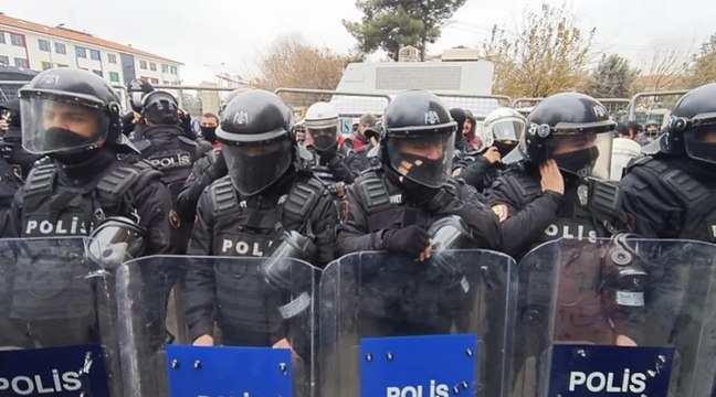 Polis, Öcalan yürüyüşüne izin vermedi