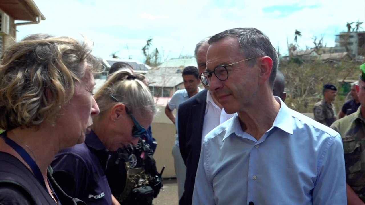 Cyclone Chido : Bruno Retailleau arrive à Mayotte auprès des secours et des populations