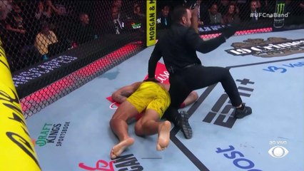 UFC Tampa: Vitor Petrino sofre nocaute brutal e perde a segunda seguida