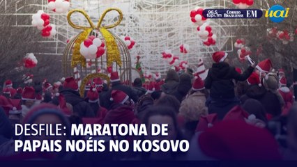 Papais Noéis correm, patinam e andam de moto a poucos dias do Natal