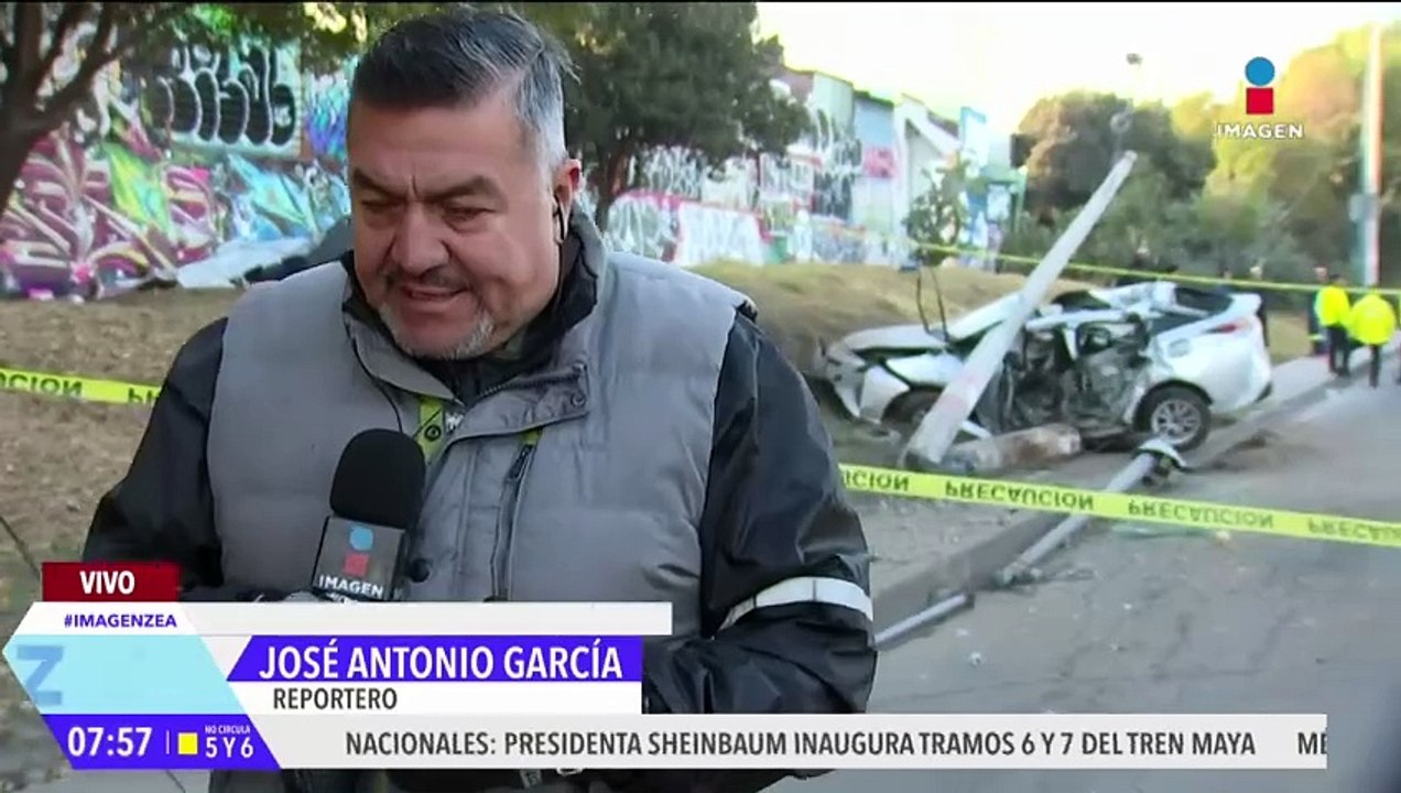 Persona muere tras impactarse contra un poste en Av. Gran Canal, CDMX