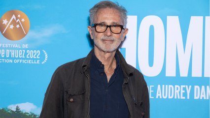 GALA VIDEO - “Toute notre vie” : Thierry Lhermitte raconte une touchante anecdote sur Michel Blanc