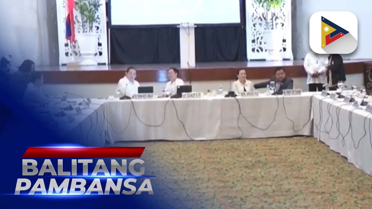 Ilang kongresista, dumepensa sa mga batikos sa tinapyas na pondo ng DepEd at PhilHealth