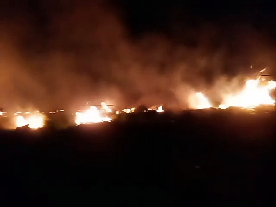 Incêndio atinge terreno em Simões Filho