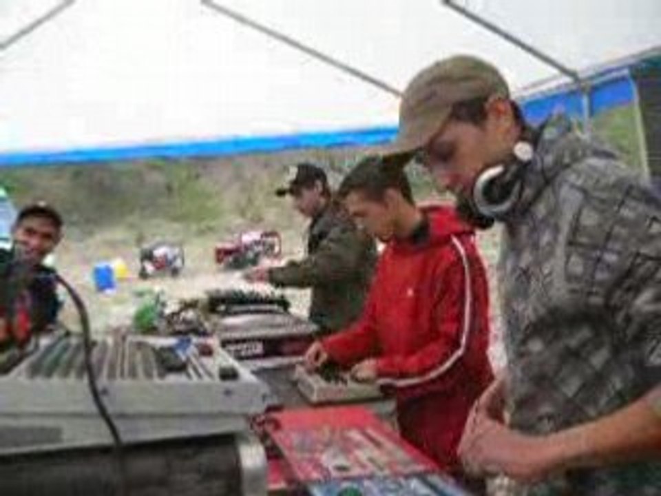 impro live Taz + Strez + guest Kriss happy family 26avril08