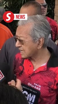 Dr Mahathir accuses three of his Cabinet members of lying about Batu Puteh