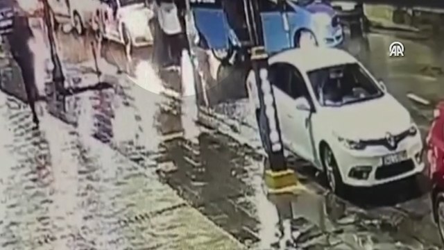 'Asker eğlencesi' diye yolu kapatmıştı; yakalandı