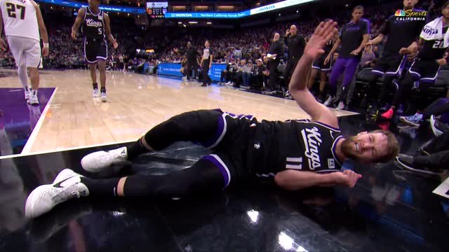 Sabonis takes nasty fall in Kings defeat