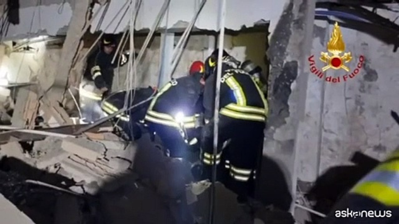 Esplosione e crollo di una villetta ad Aprilia (Latina), tre morti
