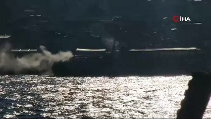 İstanbul Boğazı'nda tur gemisinde yangın!