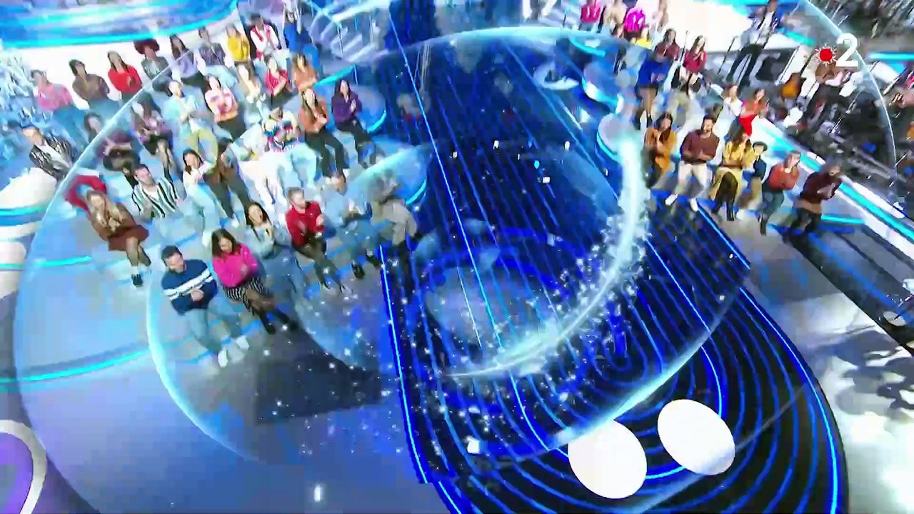 Découvrez les images du nouveau décor du jeu "N'oubliez pas les paroles" qui a été inauguré hier à 18h40 sur France 2 par Nagui - VIDEO