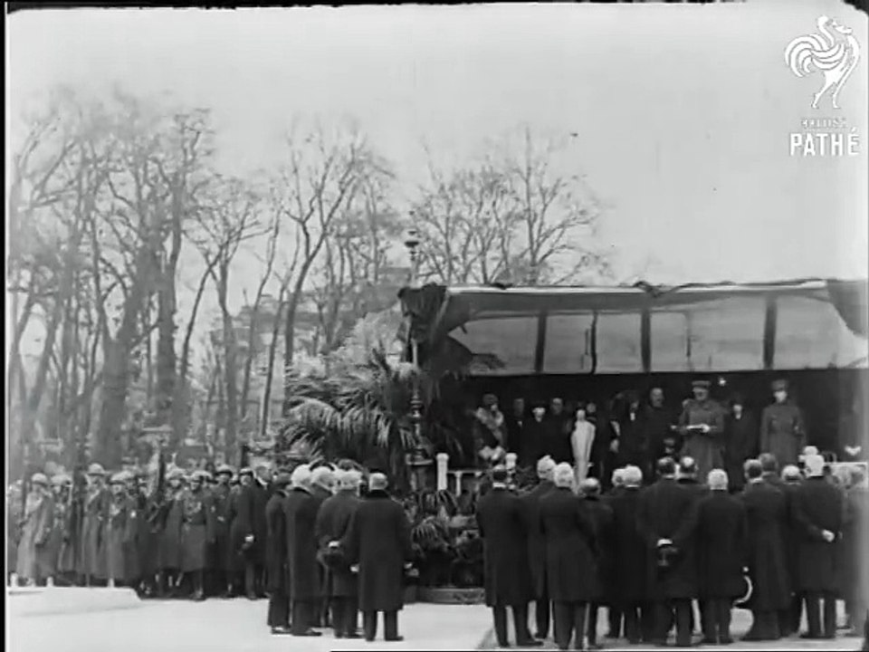 Estatua del rey Leopoldo II en la manga por error como estatua del rey Leopolo (1926)