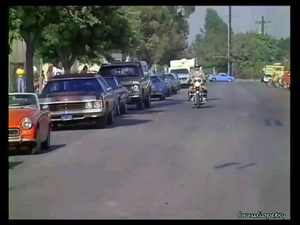 CHiPs tp2ep02 Os Voluntarios