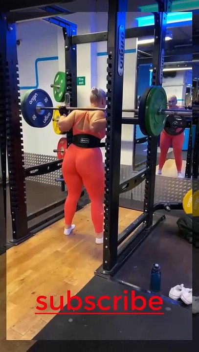 amazing girl blonde training fitness, best women training un the gym
