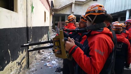 Foltergefängnis in Syrien: Türkische Spezialisten durchsuchen die Räume