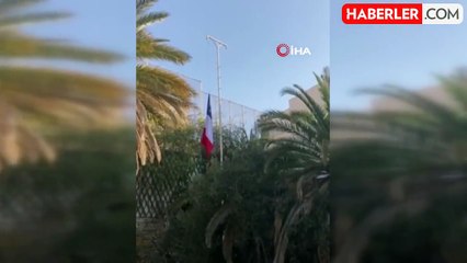 Fransa'nın Şam Büyükelçiliğine 12 Yıl Sonra Bayrak Asıldı