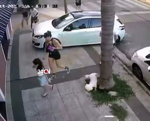 delincuentes sorprende a una pareja llegando a su residencia