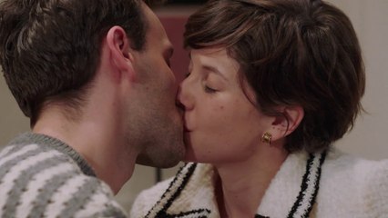 Il bacio tra Eleni e Julian - Clip puntata 03.12.2024