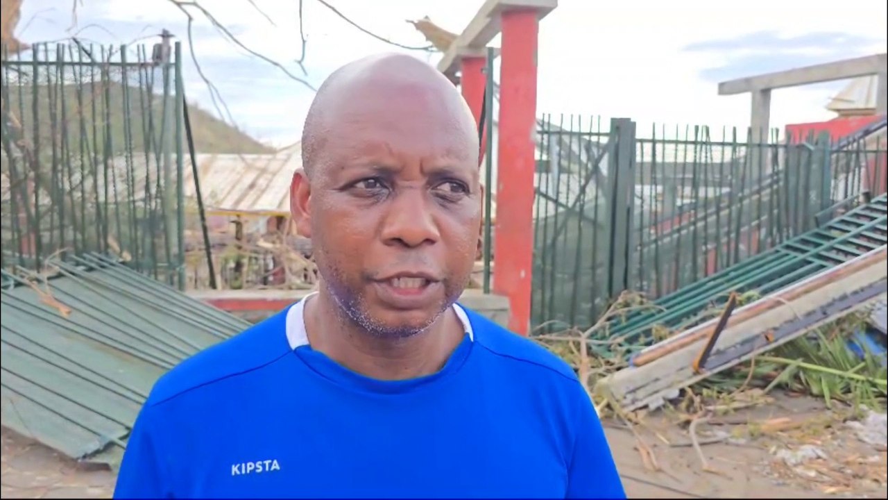 Cyclone Chido à Mayotte "Tous les arbres sont par terre. Il n’y a plus rien"