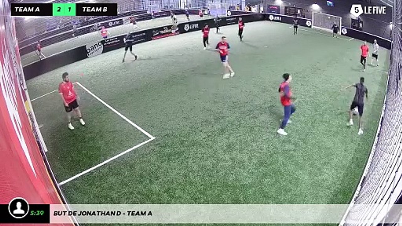But de Jonathan D - Team A