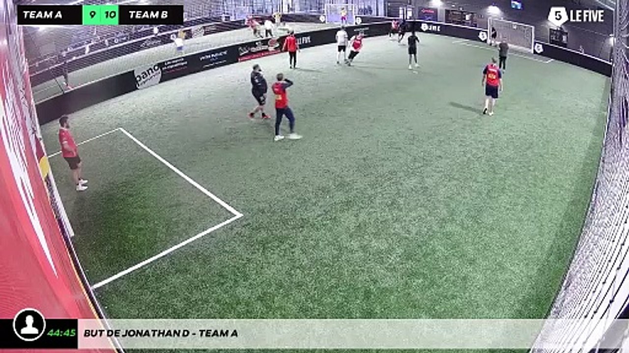 But de Jonathan D - Team A