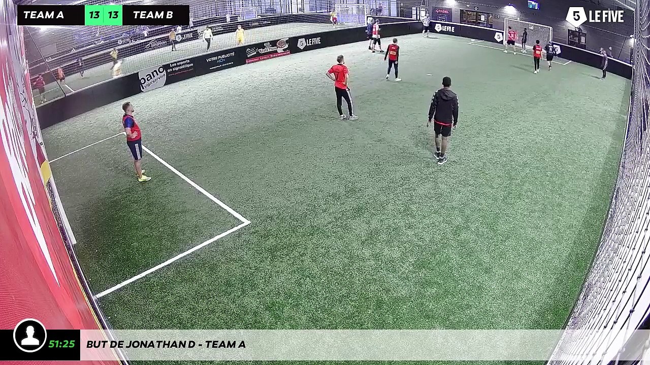 But de Jonathan D - Team A