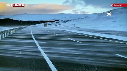 Ardahan'da yoğun tipi ulaşımı aksatıyor