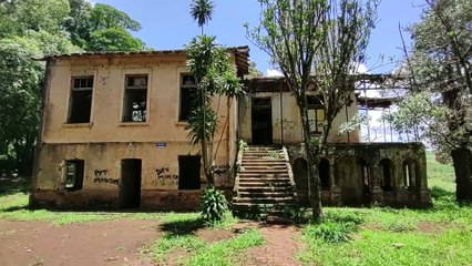 CONHECIDO COMO O LUGAR MAIS ASSOMBRADO DO BRASIL, O FAMOSO CASARÃO ABANDONADO DE ARARAQUARA
