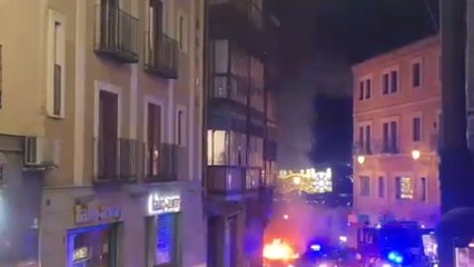 Un coche se incendia junto a la plaza de Zocodover en Toledo