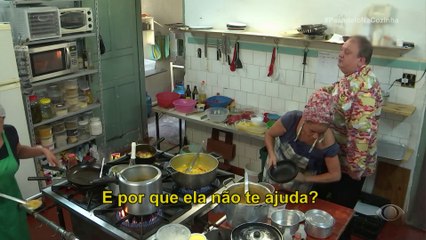 Clientes do Kitanda esperam mais de uma hora para comerem