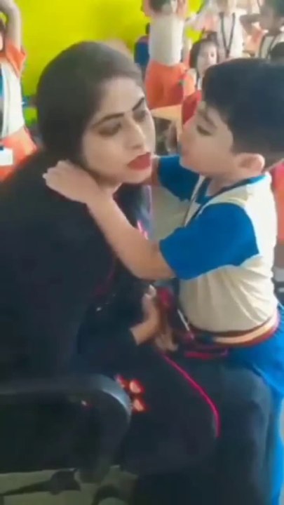 Viral video school teacher cute boy kiss 💋💋