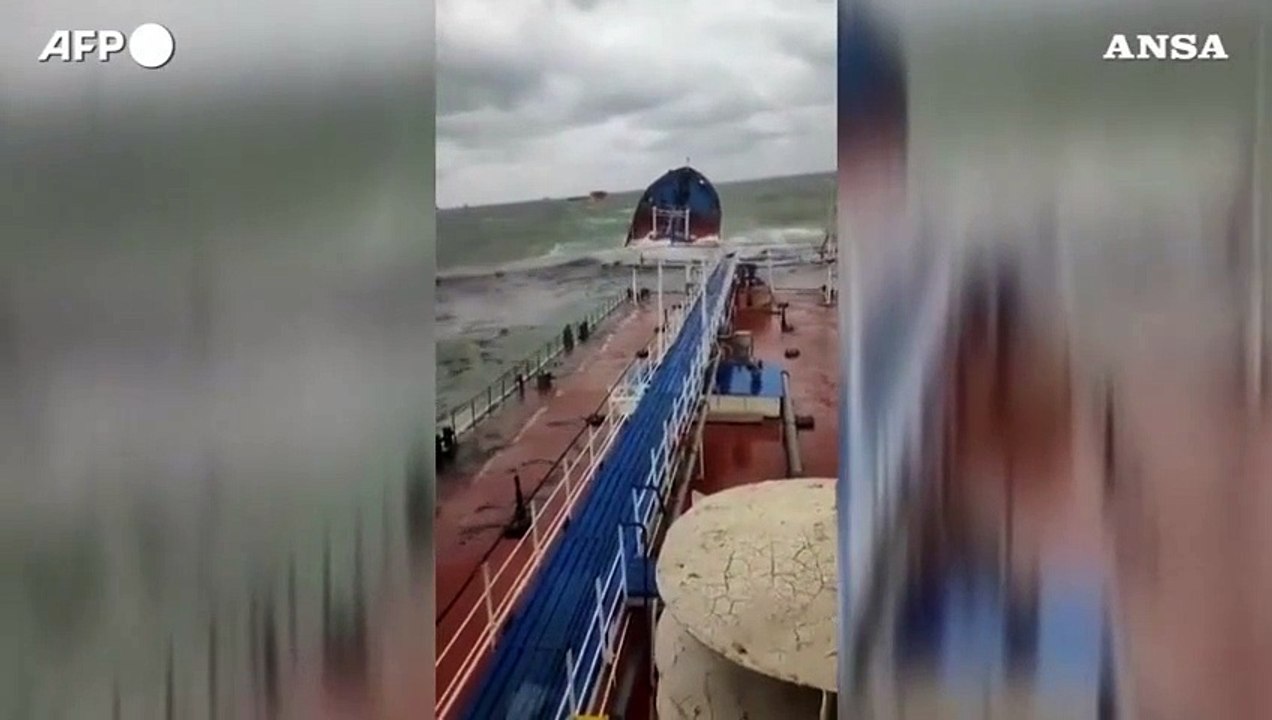 Tempesta nel mar Nero, naufragio per due petroliere russe