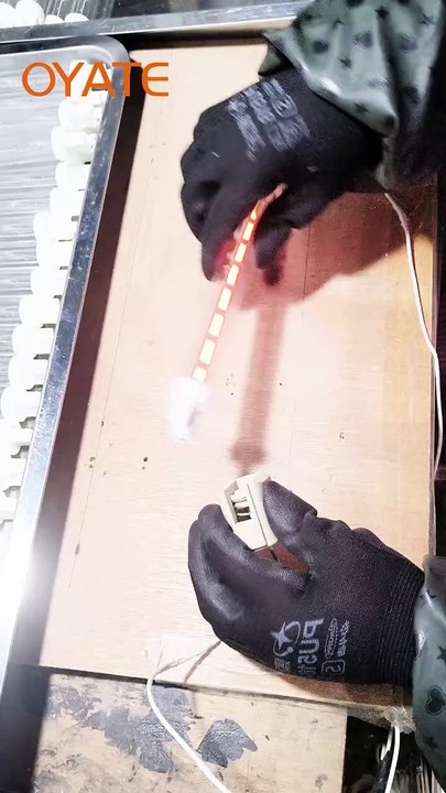 Production of 220mm 240v 500w Jacketed halogen heat lamps