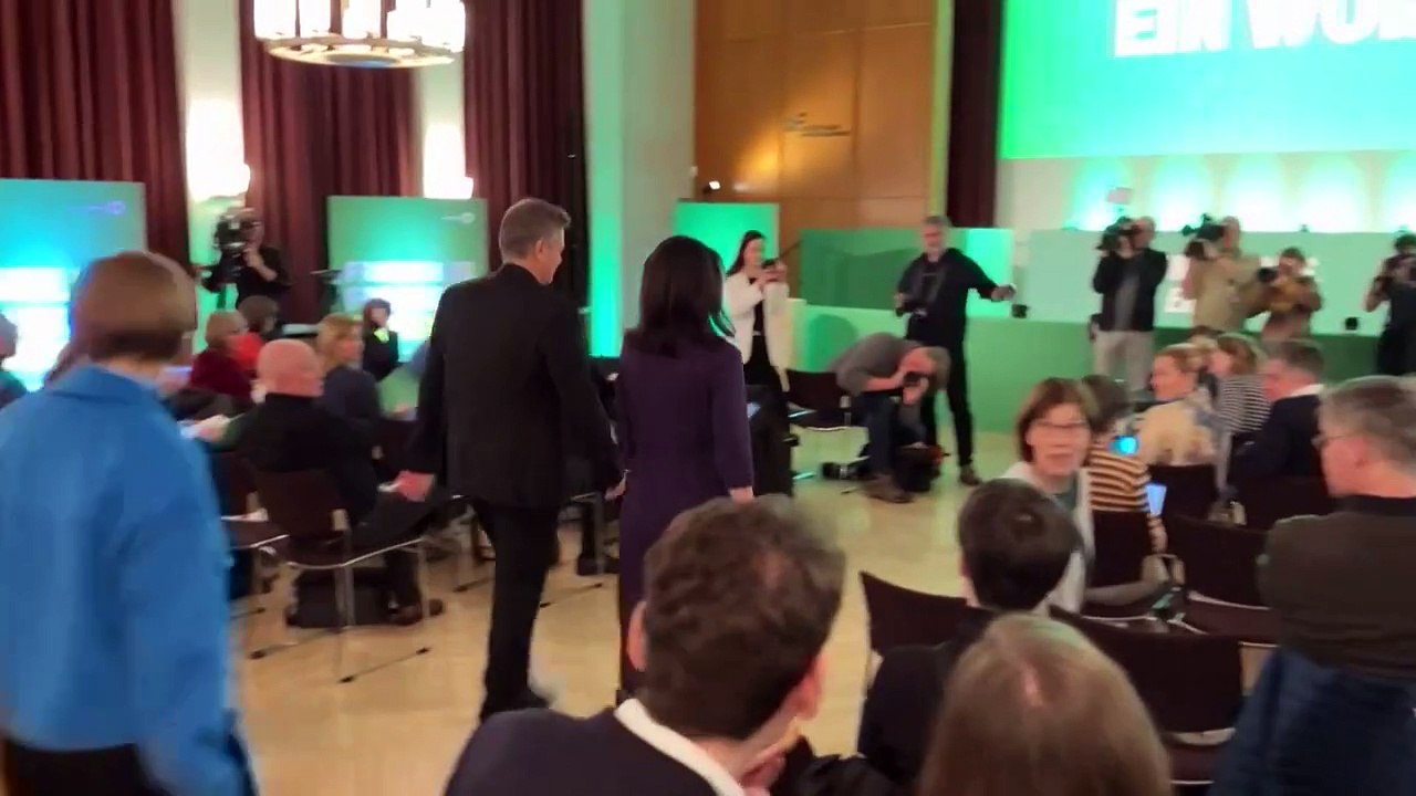 Habeck lehnt TV-Duell mit Weidel ab