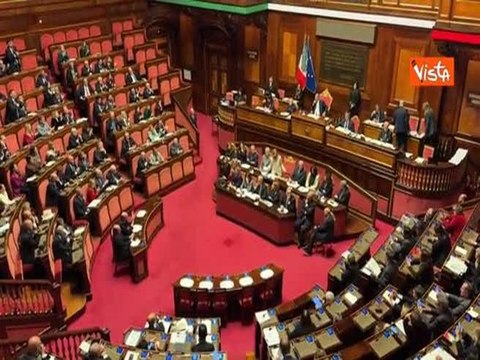 Ua ua ua, la rabbia di Meloni in Senato su questione migranti, l’Aula rifà il verso