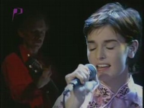 celtic Sinnead O'Connor-She moved through the fair