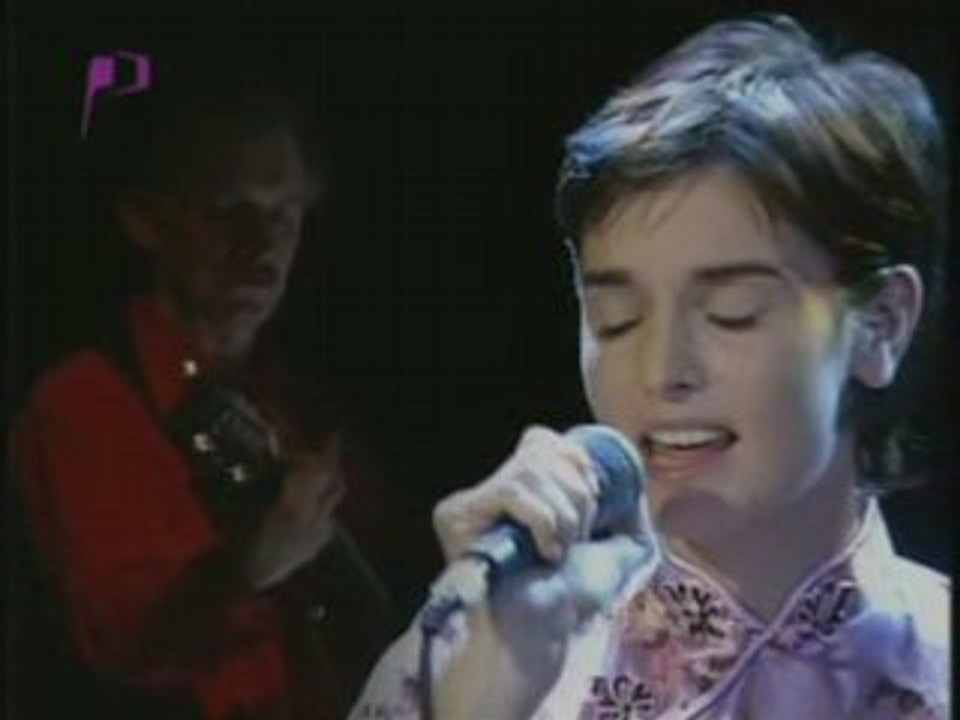celtic Sinnead O'Connor-She moved through the fair