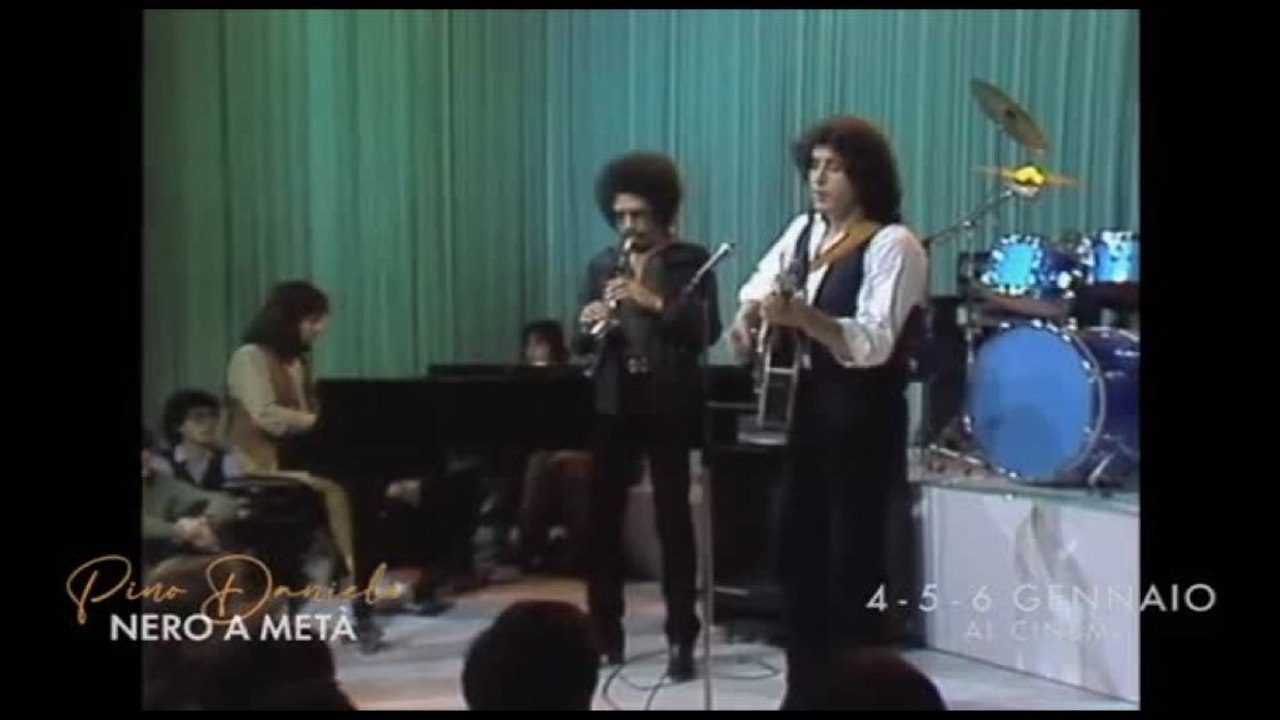 Il docufilm Pino Daniele-Nero a metà al cinema: ritratto intimo