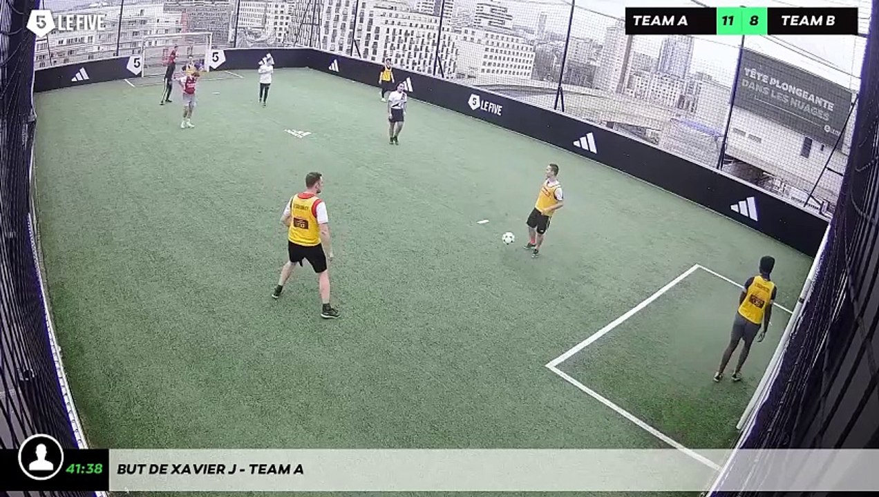 But de Xavier J - Team A