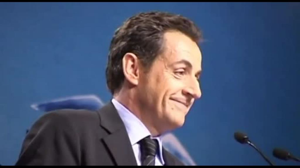 Video Francia, Nicolas Sarkozy condannato a tre anni nel caso \