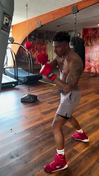 We are the Manufacturer and Exporter/Supplier of the Custom Sportswear, Fitness Wear and Gym Apparel. Minimum Quantity Accepted