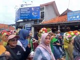 Upacara Adat Ngarot di Desa Lelea