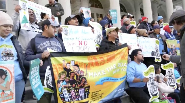 Migrantes protestan y piden protección al alcalde de Nueva York ante deportaciones anunciadas por Trump