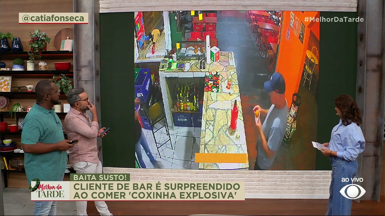BAITA SUSTO! Cliente de bar é surpreendido ao comer "coxinha explosiva" | Melhor da Tarde