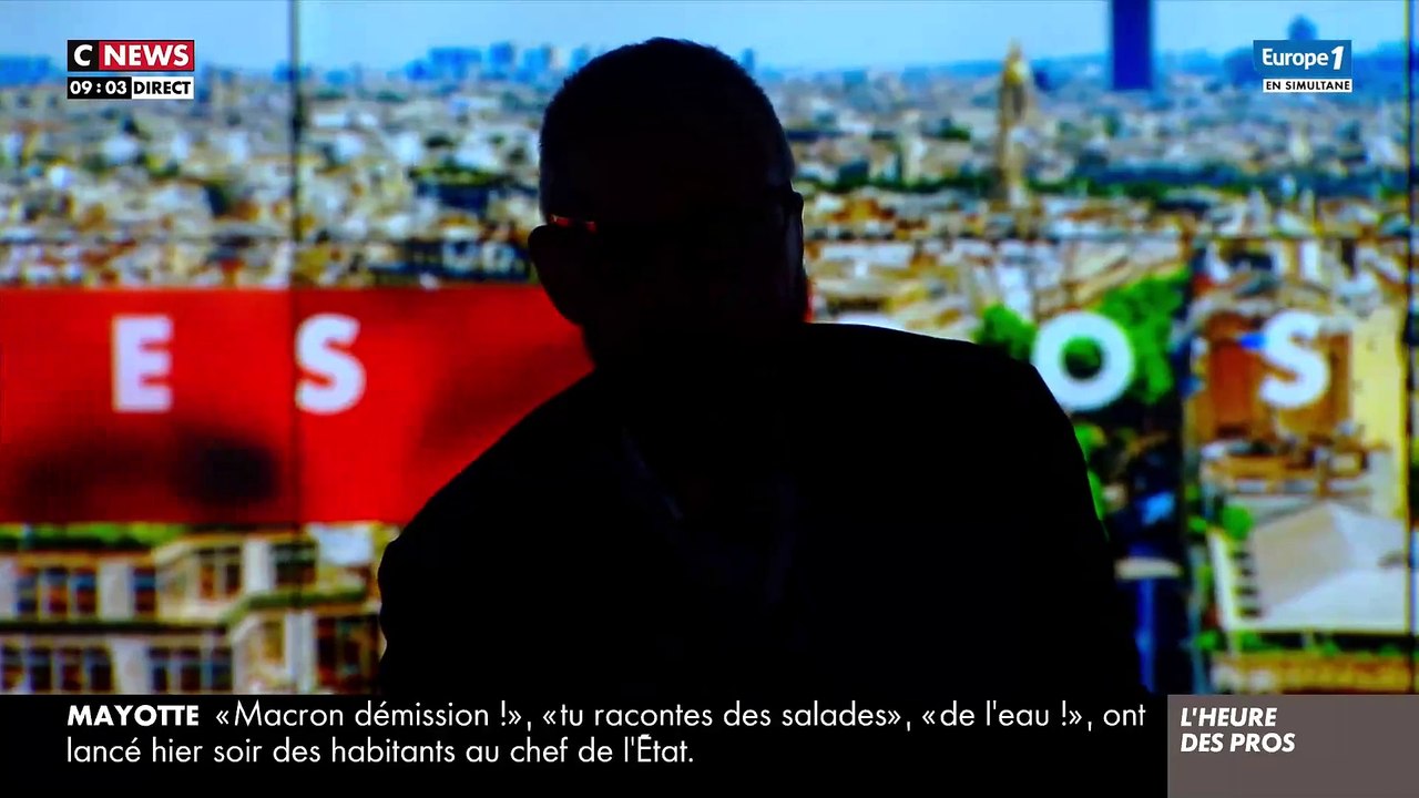 En plein direct, Pascal Praud et son équipe de "L’heure des pros" sur CNews plongés dans le noir après une panne d’éclairage: "Ce n'est pas très grave. On nous entend" - Regardez